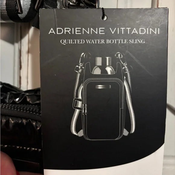 Adrienne Vittadini Quilted water bottle sling bag - Picture 3 of 4